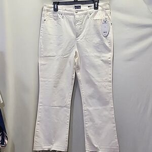 Women's NWT Plus Crop Flare White Jeans Size 16